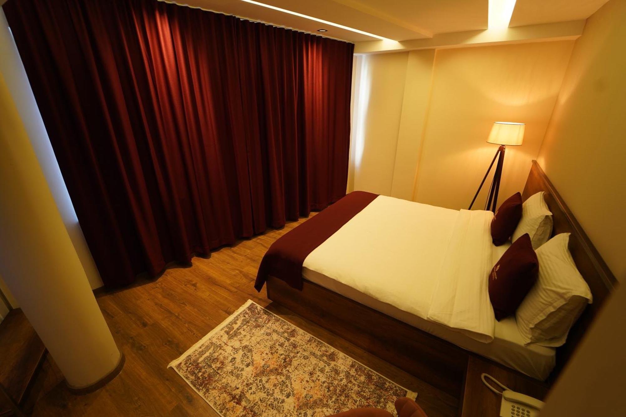 Monarch Hotel Πρίζρεν Εξωτερικό φωτογραφία